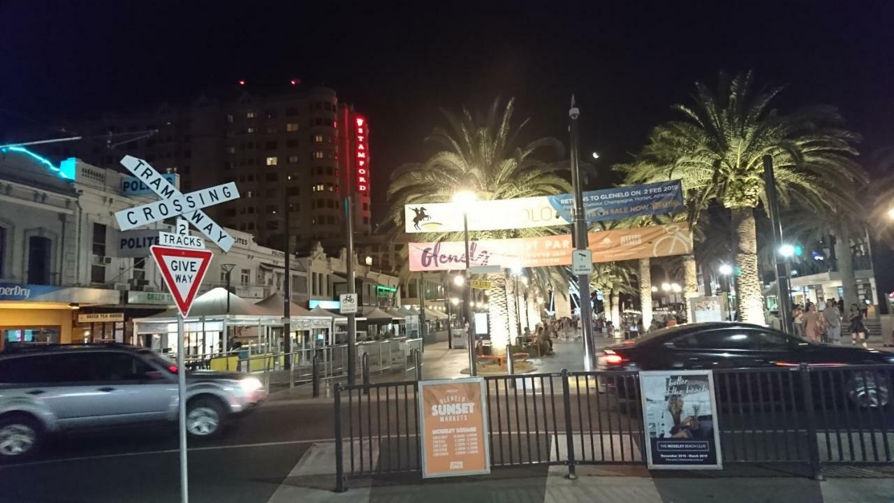 Glenelg Beach Gateway Studio Apartment Eksteriør billede